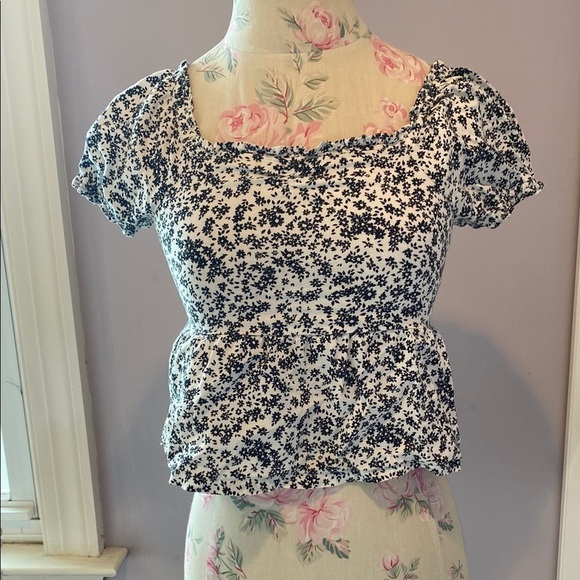 Old Navy Other - Old Navy Navy and White Floral Kids Tee